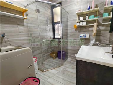 輕屋齡兩房車位華廈房屋室內格局與周邊環境