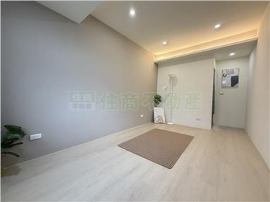景平站美美三套房二樓