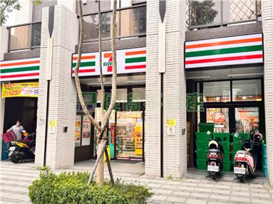三重7-11金店面