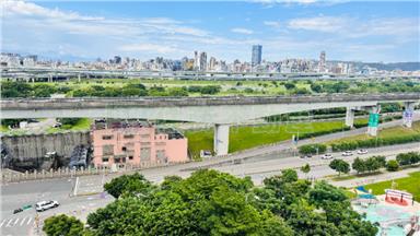 K647淳白景觀高樓美四房車