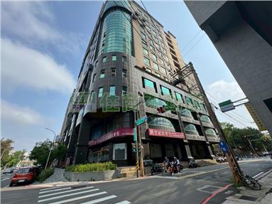 201三民國小第一排商辦房屋室內格局與周邊環境