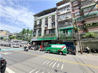 復興路一樓挑高多功能宅房屋室內格局與周邊環境