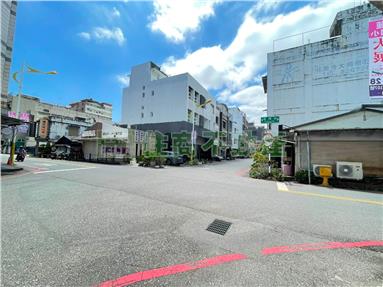黃金市區商一建地房屋室內格局與周邊環境