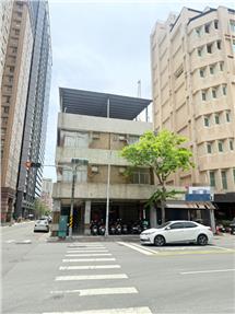 高雄黃金地段商五大透店房屋室內格局與周邊環境