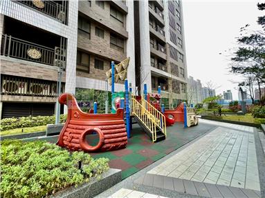 鴻廣新A7雙衛浴高樓三房車房屋室內格局與周邊環境