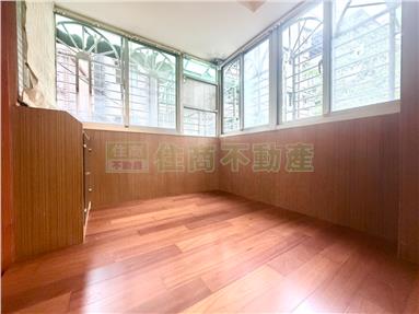 椰城電梯3+1房車位房屋室內格局與周邊環境