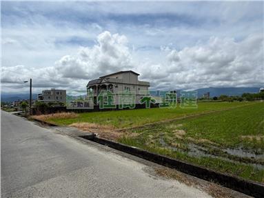 縣政宜科旁都計內雙面路足坪農地房屋室內格局與周邊環境
