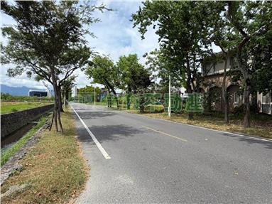 縣政宜科旁都計內雙面路足坪農地房屋室內格局與周邊環境