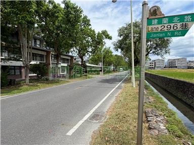 縣政宜科旁都計內雙面路足坪農地房屋室內格局與周邊環境