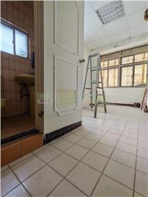 正信路大坪數公寓4樓房屋室內格局與周邊環境