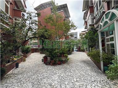 近行政園區紅璽別墅房屋室內格局與周邊環境