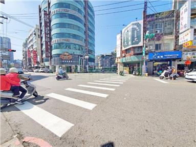 中壢凱悅KTV旁透天店面房屋室內格局與周邊環境