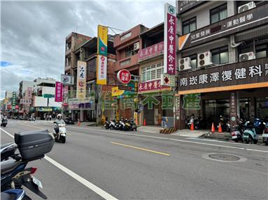 南崁市中心賺錢雙店面房屋室內格局與周邊環境