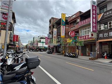 南崁市中心賺錢雙店面房屋室內格局與周邊環境