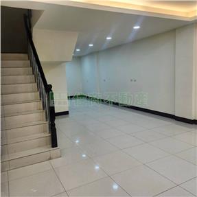 忠貞市場整新美透天房屋室內格局與周邊環境