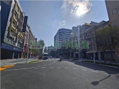 專任中壢站前億級金店面房屋室內格局與周邊環境