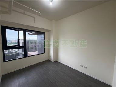 中路特區鉑克棶稀有雙衛浴兩房車房屋室內格局與周邊環境
