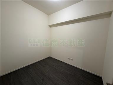 中路特區鉑克棶稀有雙衛浴兩房車房屋室內格局與周邊環境