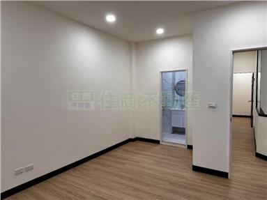 巨星世家三房車房屋室內格局與周邊環境