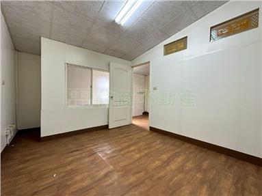 捷運黃線Y1一分鐘面寬優質透天房屋室內格局與周邊環境