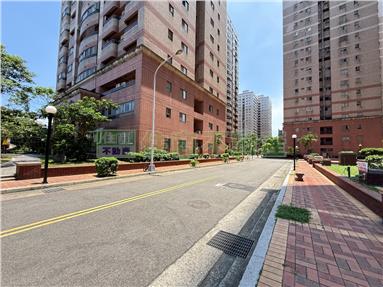 荷蘭村C區面中庭四改三房房屋室內格局與周邊環境