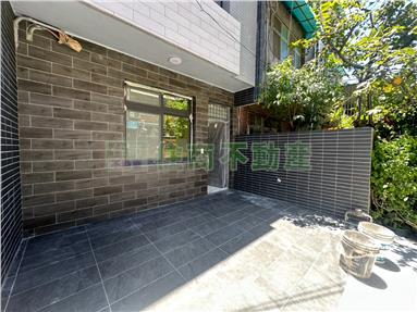 龍宮街整新前院停車美透天房屋室內格局與周邊環境