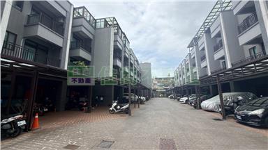 專任-楊梅精裝前院停車透天房屋室內格局與周邊環境
