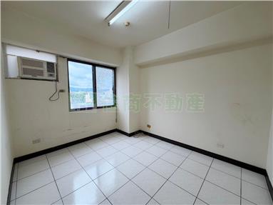 南區興大商圈三房雙車位房屋室內格局與周邊環境