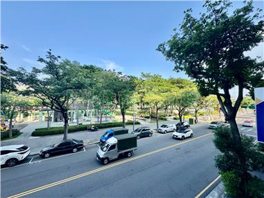 ㊣東興路8米面寬透店面豐富公園房屋室內格局與周邊環境