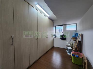優質輕裝三房車位房屋室內格局與周邊環境