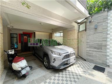 山水自在精裝潢別墅房屋室內格局與周邊環境