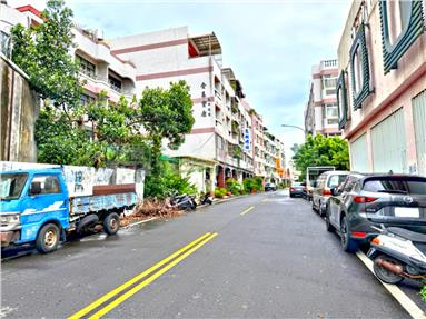 正自強南路角地房屋室內格局與周邊環境
