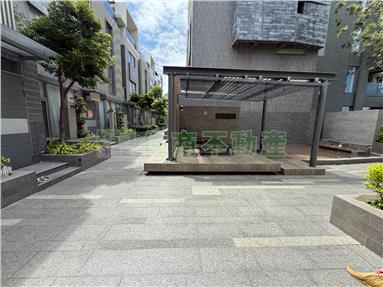 員林雙車庫輕齡美墅房屋室內格局與周邊環境