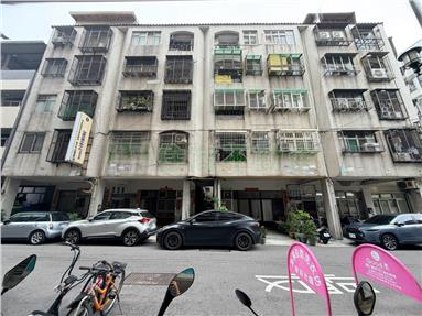 文華高中低總價健身公寓捷運宅房屋室內格局與周邊環境