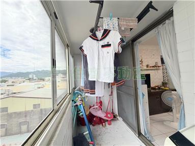 樹孝商圈 次頂樓三房車位房屋室內格局與周邊環境