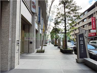 近新光大面寬精銳奢華店面