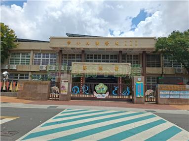 和美鎮【大榮國小】車庫透天房屋室內格局與周邊環境