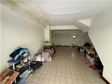 大里瑞城國小旁車庫震後美墅房屋室內格局與周邊環境