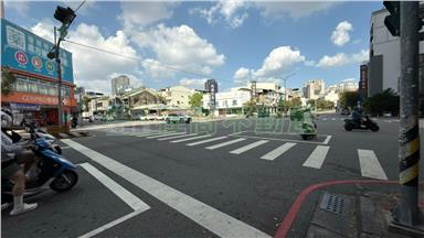 領袖勳章 臨路金店面