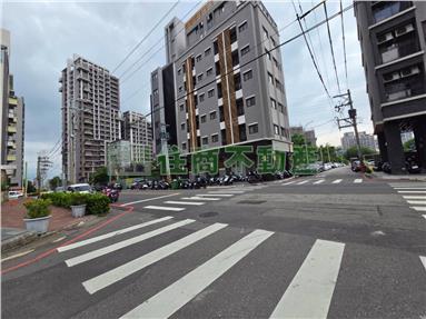 南屯忠勇路旁角地房屋室內格局與周邊環境