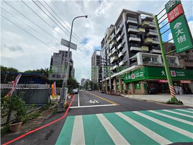 南屯忠勇路旁角地房屋室內格局與周邊環境