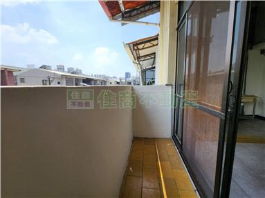 松竹國小臨路車庫別墅房屋室內格局與周邊環境