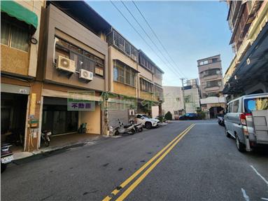 昌平商圈超值透天~10米路旁
