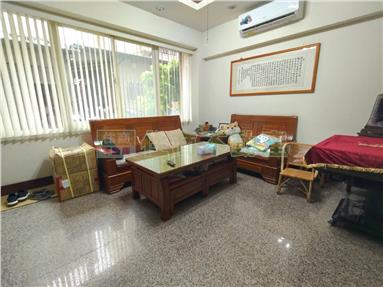 震後透天5房孝親房可停車房屋室內格局與周邊環境
