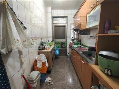 震後透天5房孝親房可停車房屋室內格局與周邊環境