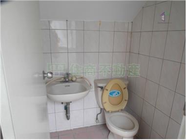 南區稀有透天角間房屋室內格局與周邊環境