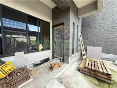 天鵝湖畔天井採光百坪電梯豪墅房屋室內格局與周邊環境