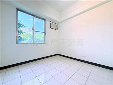 近新高國小首購露臺三房房屋室內格局與周邊環境