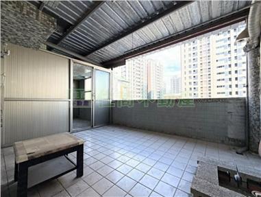 近新高國小首購露臺三房房屋室內格局與周邊環境