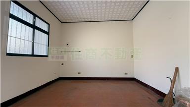 潭子近市區大地坪低總透天房屋室內格局與周邊環境